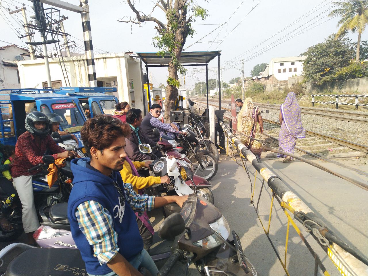 people Problem: यह फाटक बांट देता है अजमेर को दो हिस्सों में ….देखिए वीडियो