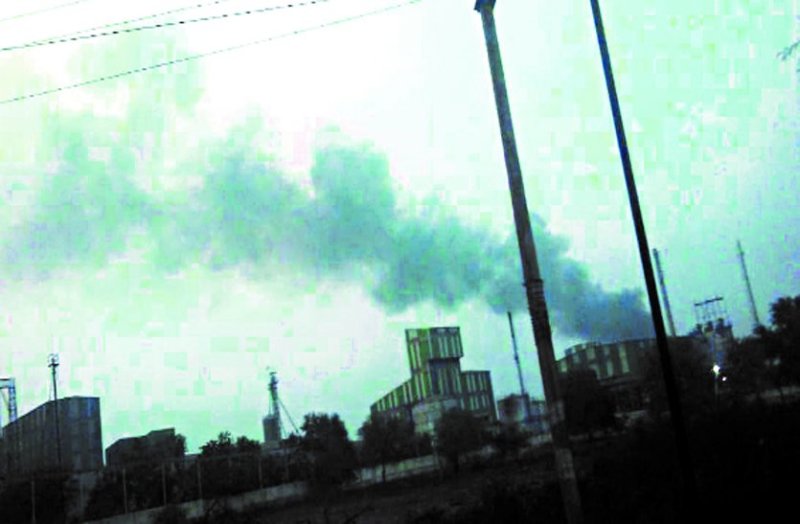 Paper mill smoke is poisoning in the air, villagers are getting sick