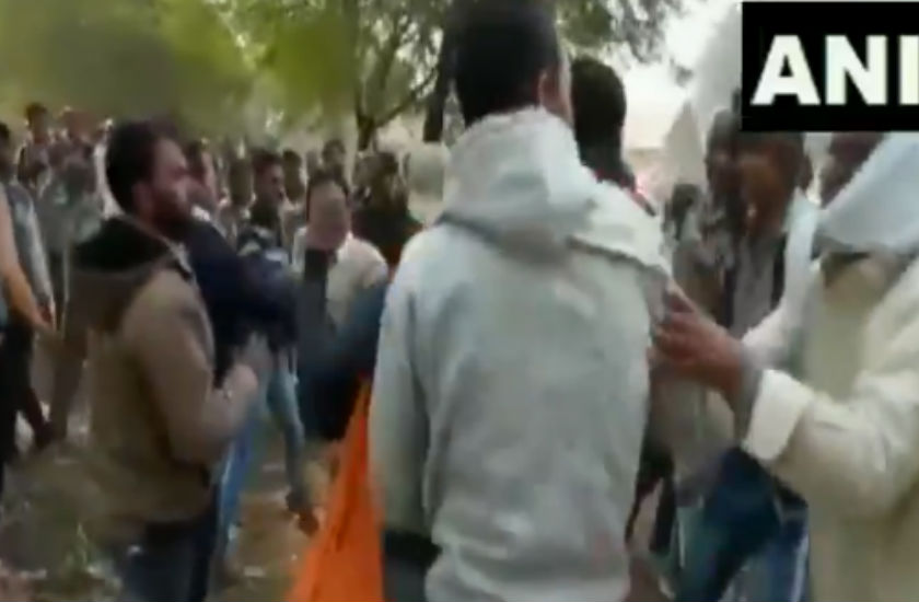 वीडियो: यूरिया के लिए आपस में लड़ रहे किसान, कमलनाथ सरकार केन्द्र पर लगा रही आरोप