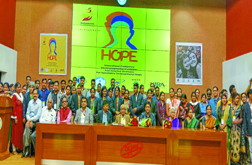 जो बदलाव इंजीनियर और डॉक्टर नहीं ला सकते वे चेंजेस एक टीचर ला सकता है