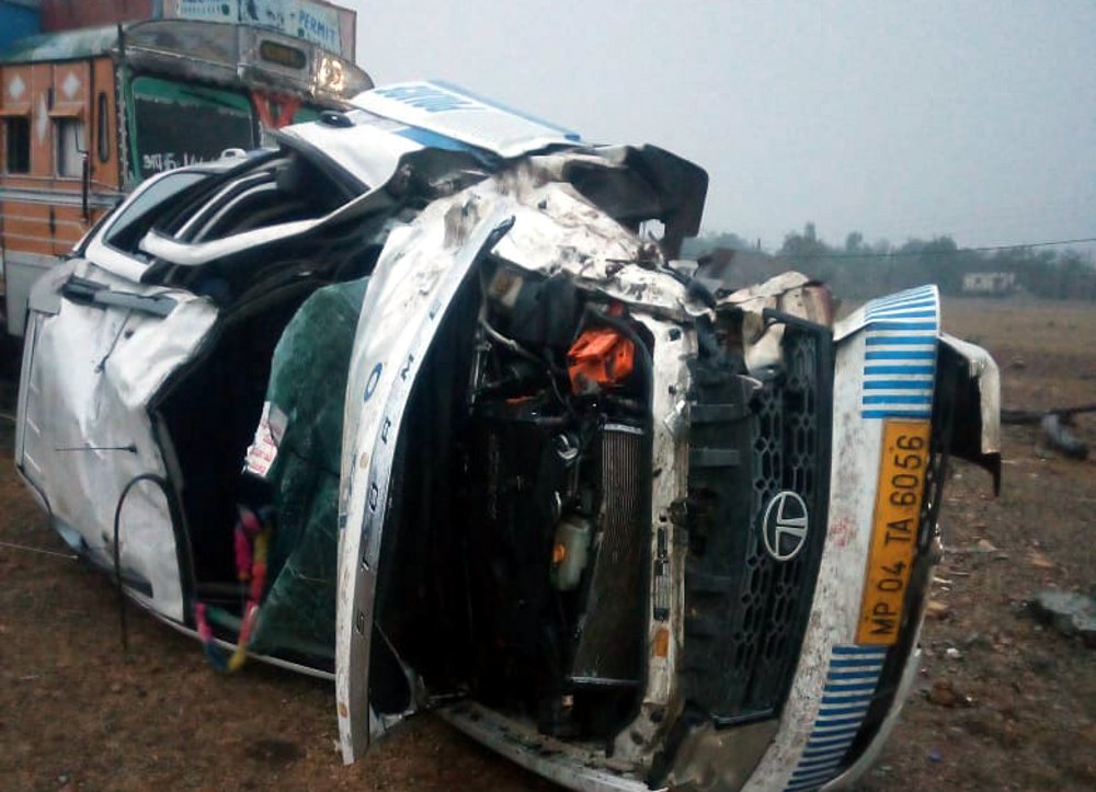 satna crime: Truck collided with Dial 100, 3 injured including ASI