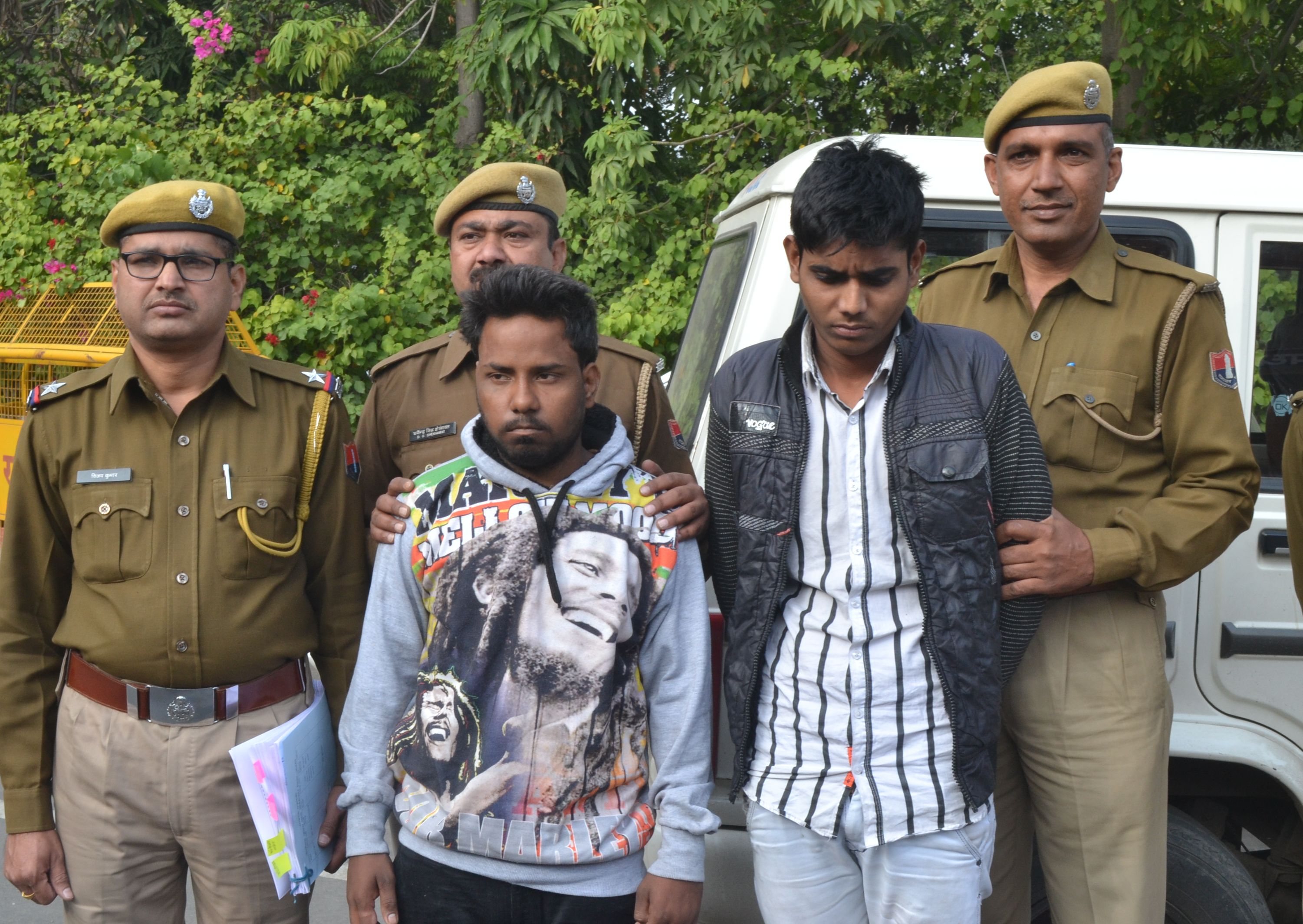 सूने मकानों में चोरी करने के आरोपी को पुलिस ने पकड़ा………… देखिए वीडियो