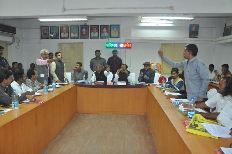 बाड़मेर नगर परिषद बोर्ड बैठक: नंदी गोशाला पर घमासान