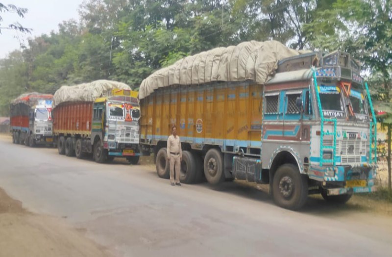 पुलिस ने फिर पकड़ा तीन ट्रक धान, जब्त धान को मंडी से क्लीन चिट, अब एफसीआई के गोदाम में होगी जांच