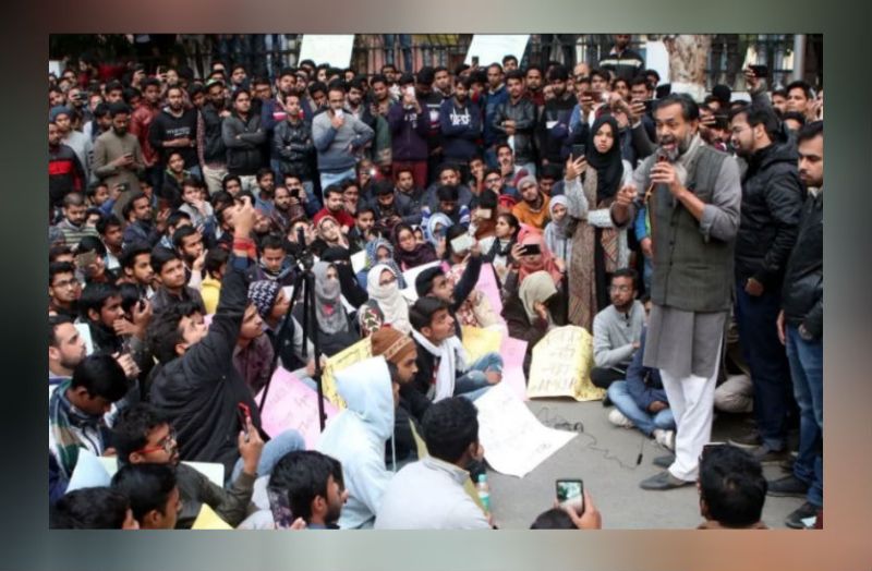 योगेंद्र यादव ने एएमयू छात्रों से किया आंदोलन खड़ा करने का आह्वान