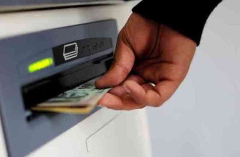 यूट्यूब से सीखा पेटीएम चलाना और मृतक दोस्त के पिता के खाते से पार कर दिया 10 लाख