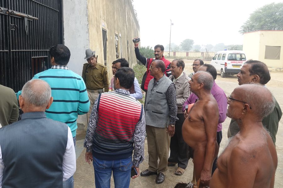 जेल में जैन मुनि के प्रवचन सुनकर कैदियों के निकले पश्चाताप के आंसू