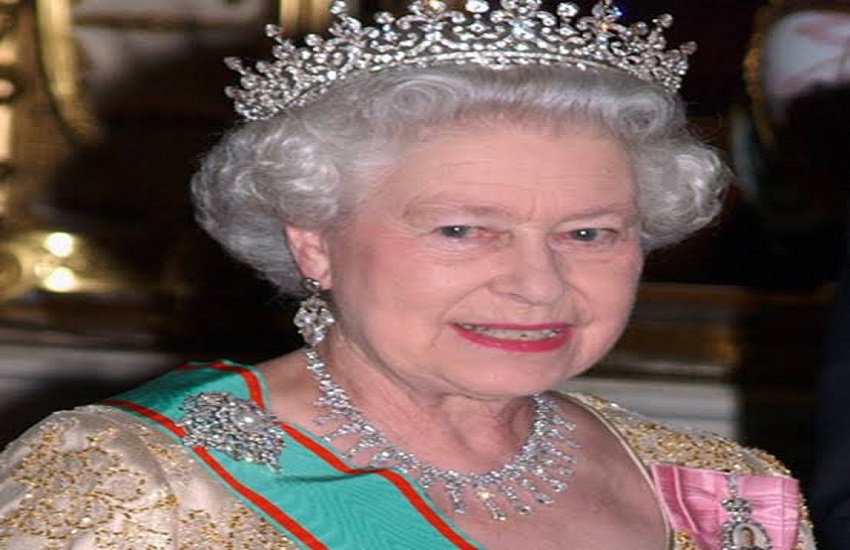 ब्रिटेन की महारानी को चाहिए सोशल मीडिया हेड, जानें कितना मिलेगा वेतन