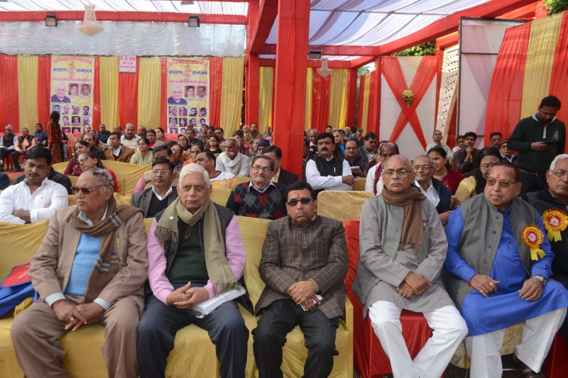 घर को संभालने वाली दुल्हन चाहिए,घर को संभालने वाली दुल्हन चाहिए