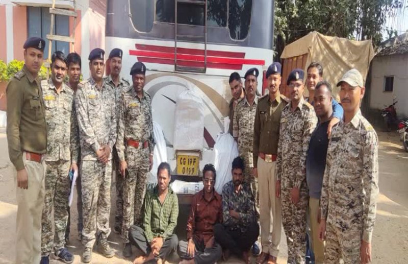 गांजा तस्करी का नया तरीका भी हुआ फेल, पुलिस ने बस से जब्त किया 65 Kg गांजा