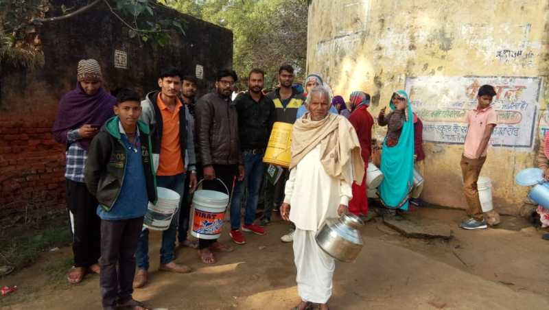 पानी को लेकर लोगों में फूटा गुस्सा और फिर...
