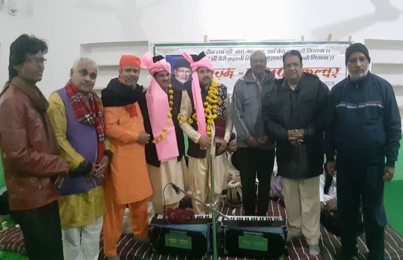 यह कैसी मोहब्बत है कैसी वफा, रहो सामने और दिखाई न दो