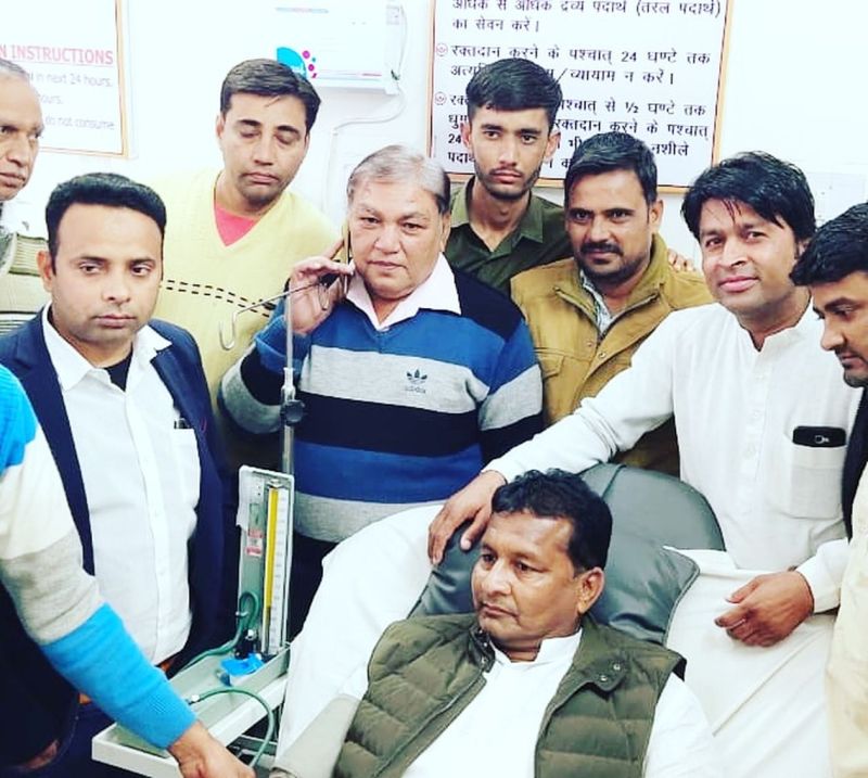 कांग्रेस कार्यकर्ताओं ने जाने अस्पताल के हाल, सरकार का कार्यकाल बताया बेहतर