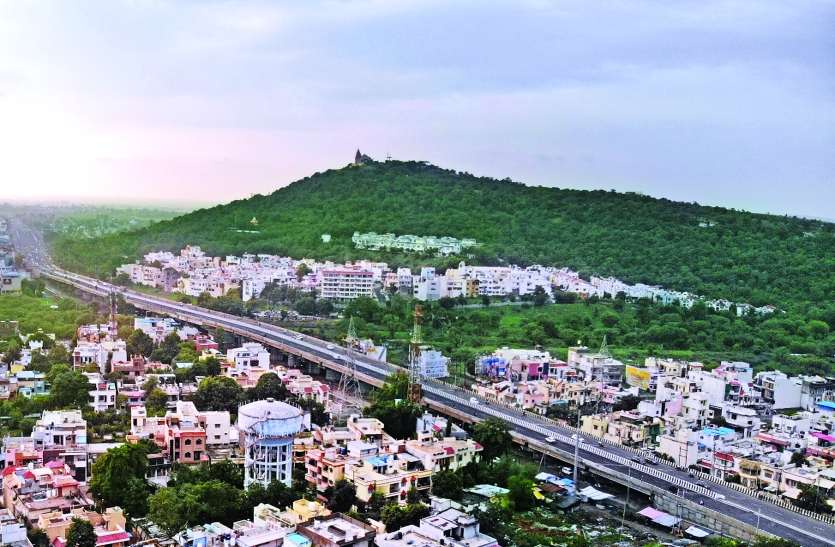 एयरपोर्ट सिक्सलेन रोड प्रोजेक्ट में अड़ंगा, मुआवजा लेकर भी नहीं छोड़ रहे कब्जा