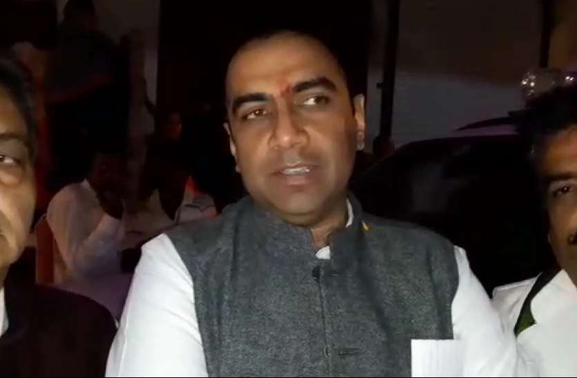 ऊर्जा मंत्री प्रियव्रत सिंह