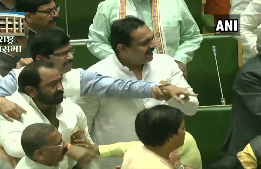 maharashtra assembly session Nagpur : विधानसभा में ऐसे भिड़ गए सत्ता और विपक्ष, कि नीचे करनी पड़ी आंखें