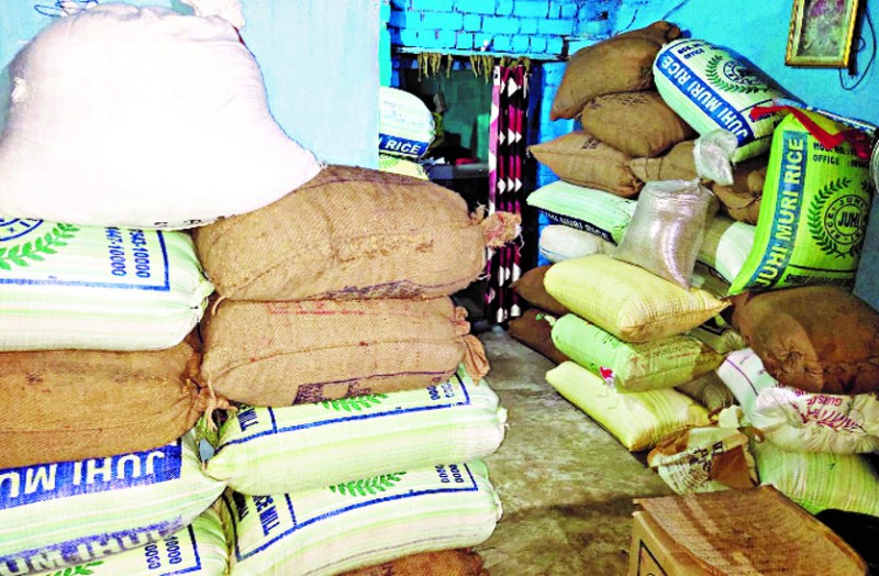 किया जा रहा था अवैध धान का भंडारण, सूचना मिलते ही पुलिस ने दी दबिश, इतना क्विंटल अवैध धान जब्त