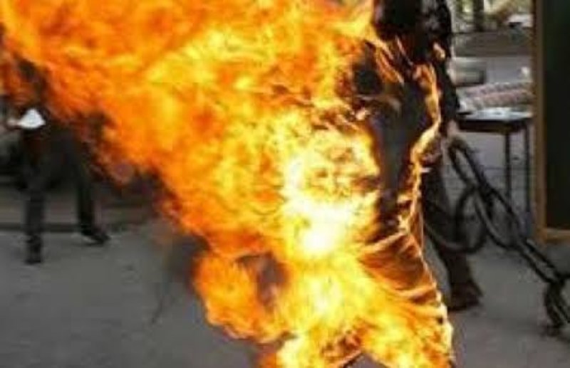 set_himself_on_fire.jpeg