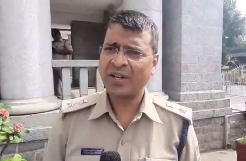 राष्ट्र गान गाकर बिना बल प्रयोग हिंसक भीड़ को नियंत्रित करने वाले डीसीपी ने क्या कहा, जानिए