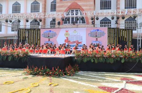 नौनिहालों ने दी सरमग के सात सुरों पर दिलकश प्रस्तुति