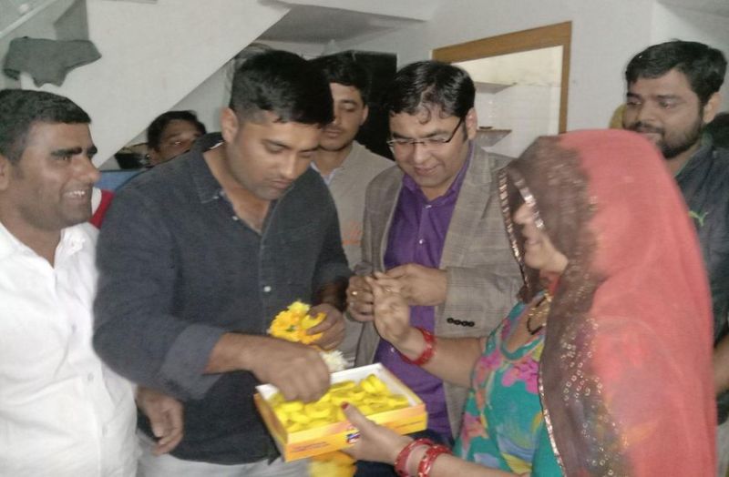 'प्रदेस अर देस रो नाम आखी दुनिया में रोसण करैला रवि'