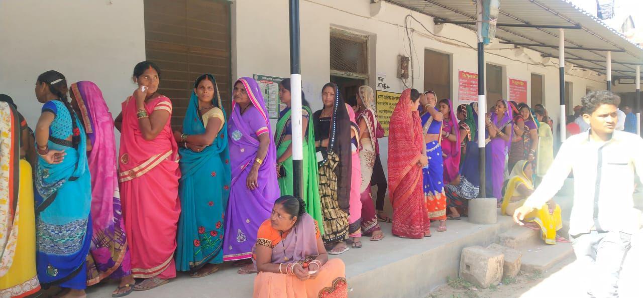 मुंगेली जिले में 12 बजे तक 25 प्रतिशत मतदान