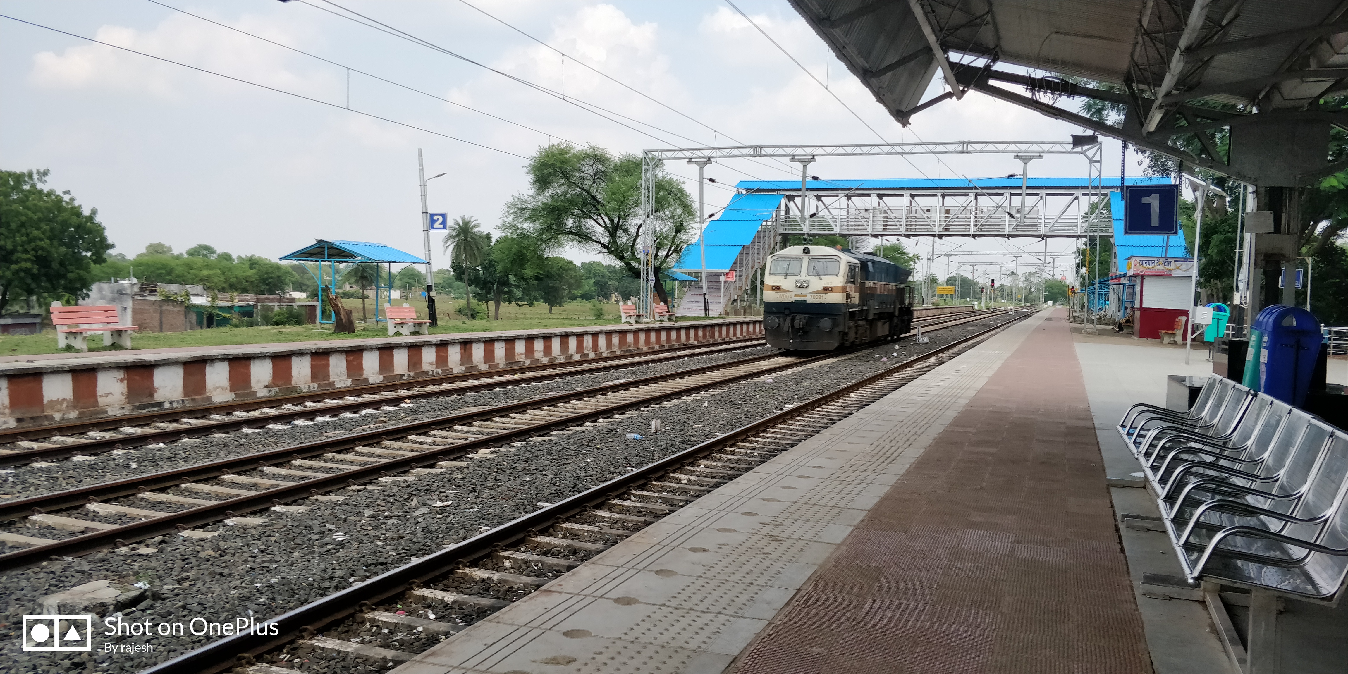 राजस्थान में दौड़ रही एमपी में 2001 से आज तक नहीं मिली जमीन, 2022 में कैसे दौड़ेगी ट्रेन?