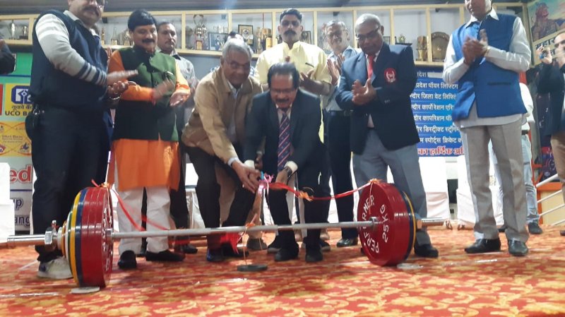 पॉवर लिफ्टर्स ने इंदौर में दिखाया दम