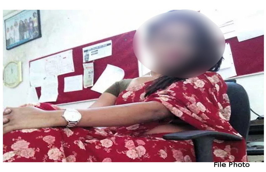 ब्लैकमेल की आरोपी युवती ने थाने में की शिकायत