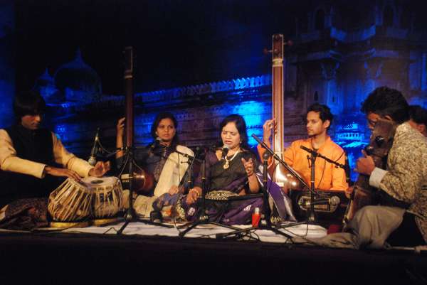 तुम बिनु कौन खबरिया सभा की अगली कलाकार की भोपाल