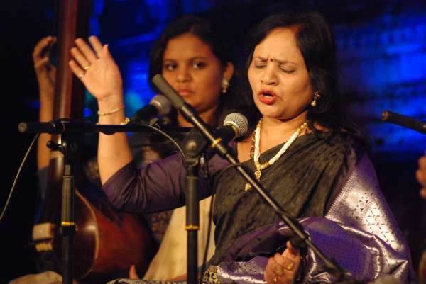 तुम बिनु कौन खबरिया सभा की अगली कलाकार की भोपाल