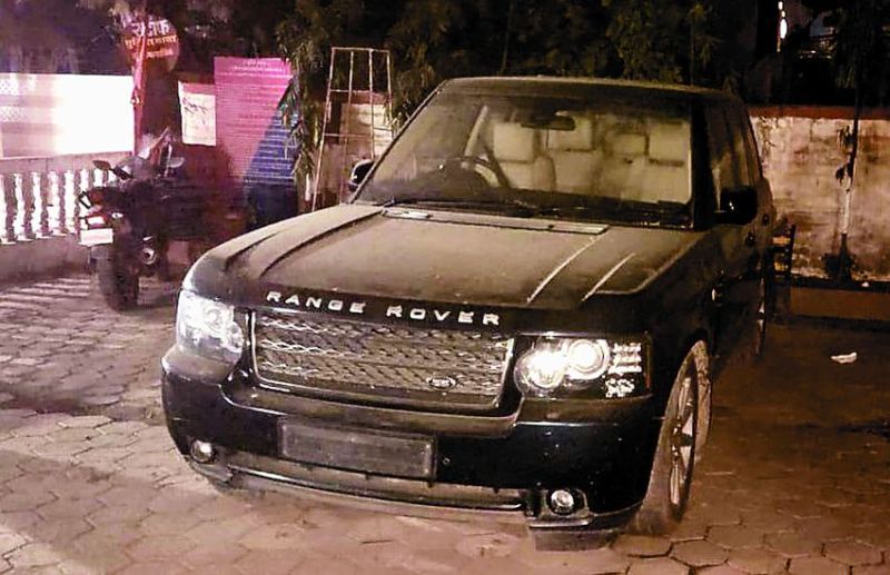 दोस्त के घर जीतू सोनी की 2.5 करोड़ की रेंज रोवर छुपाकर भाग गया बीबीए छात्र