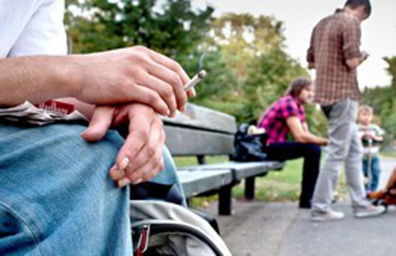 'कोटपा' कानून की उड़ रही धज्जियां, छत्तीसगढ़ में भी हालात बद्तर