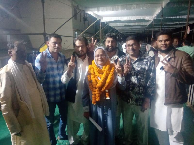 निर्दलीय शहजादी कुरैशी 228 वोटो से जीतीं।