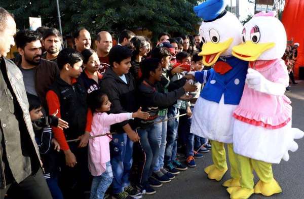 क्रिसमस एवं न्यू ईयर की धूम मची जयपुर मैं देखे तस्वीरें ...