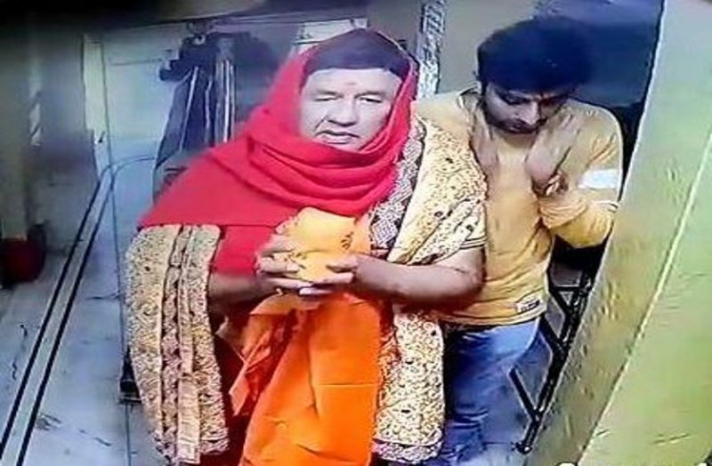 Illegal darshan of maa Baglamukhi to Anu Malik, Six priests punished