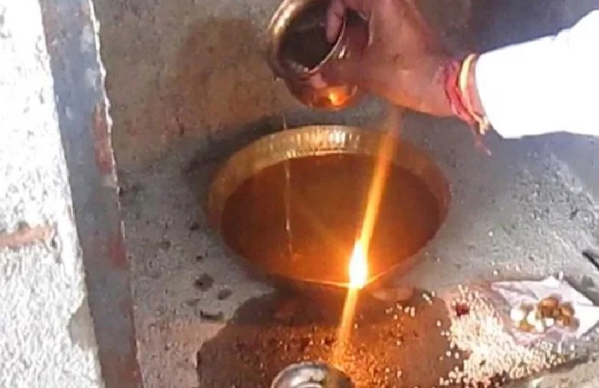 miraculous temple is in Bharata lamp burns with water not oil and ghee