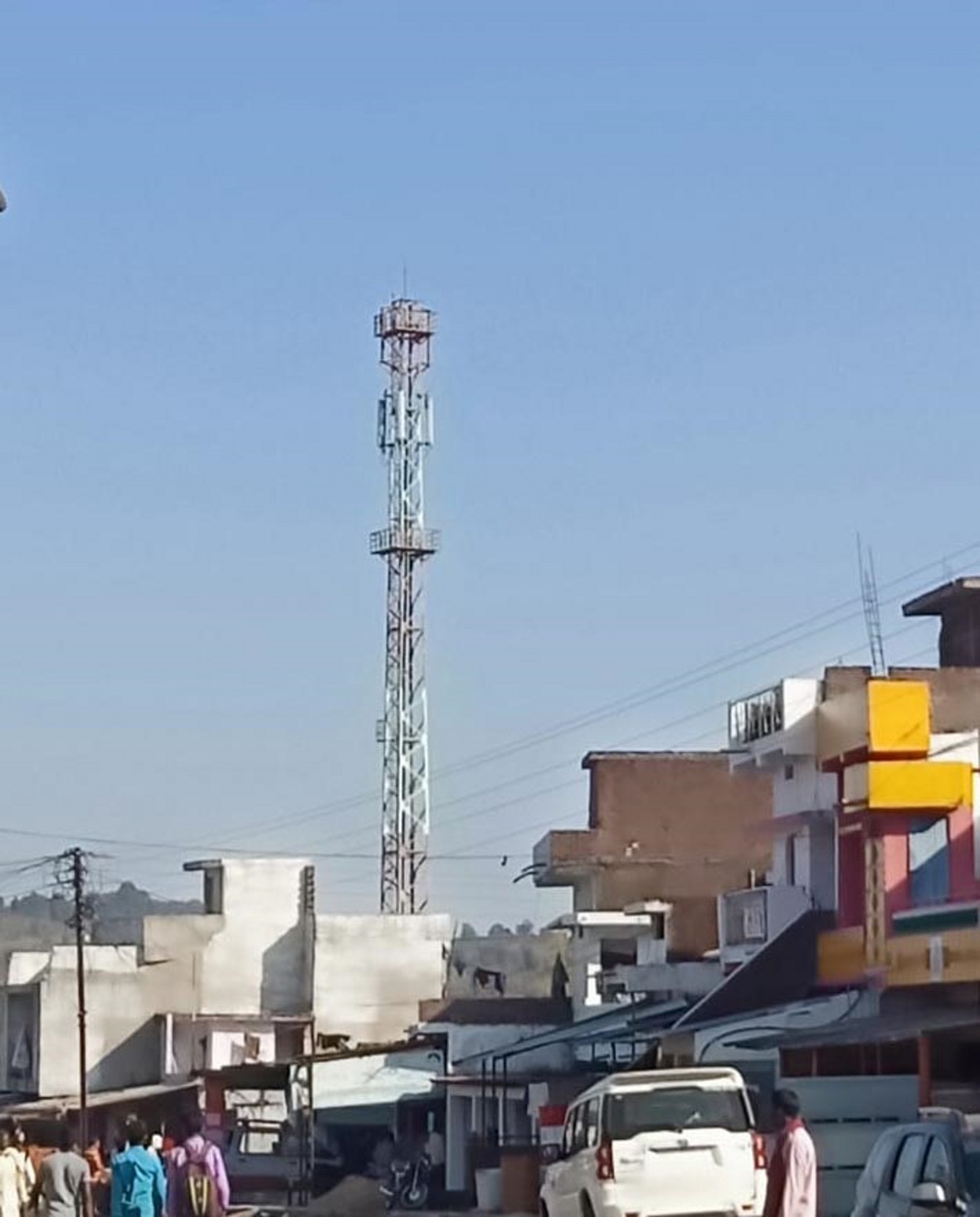 Tower appears in mobile, phone does not appear