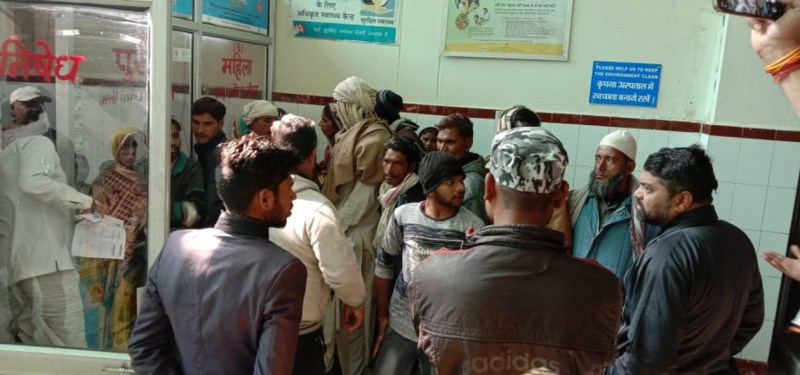 सोनोग्राफी करने से डॉक्टर का इनकार, परिजन बोले-अब हम कहां कराएं जांच