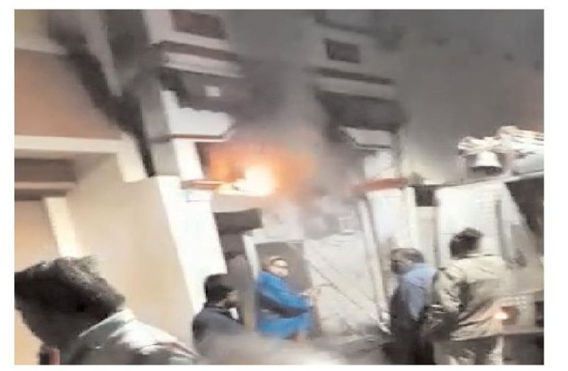 Watch the video ... the toast bakery caught fire at midnight