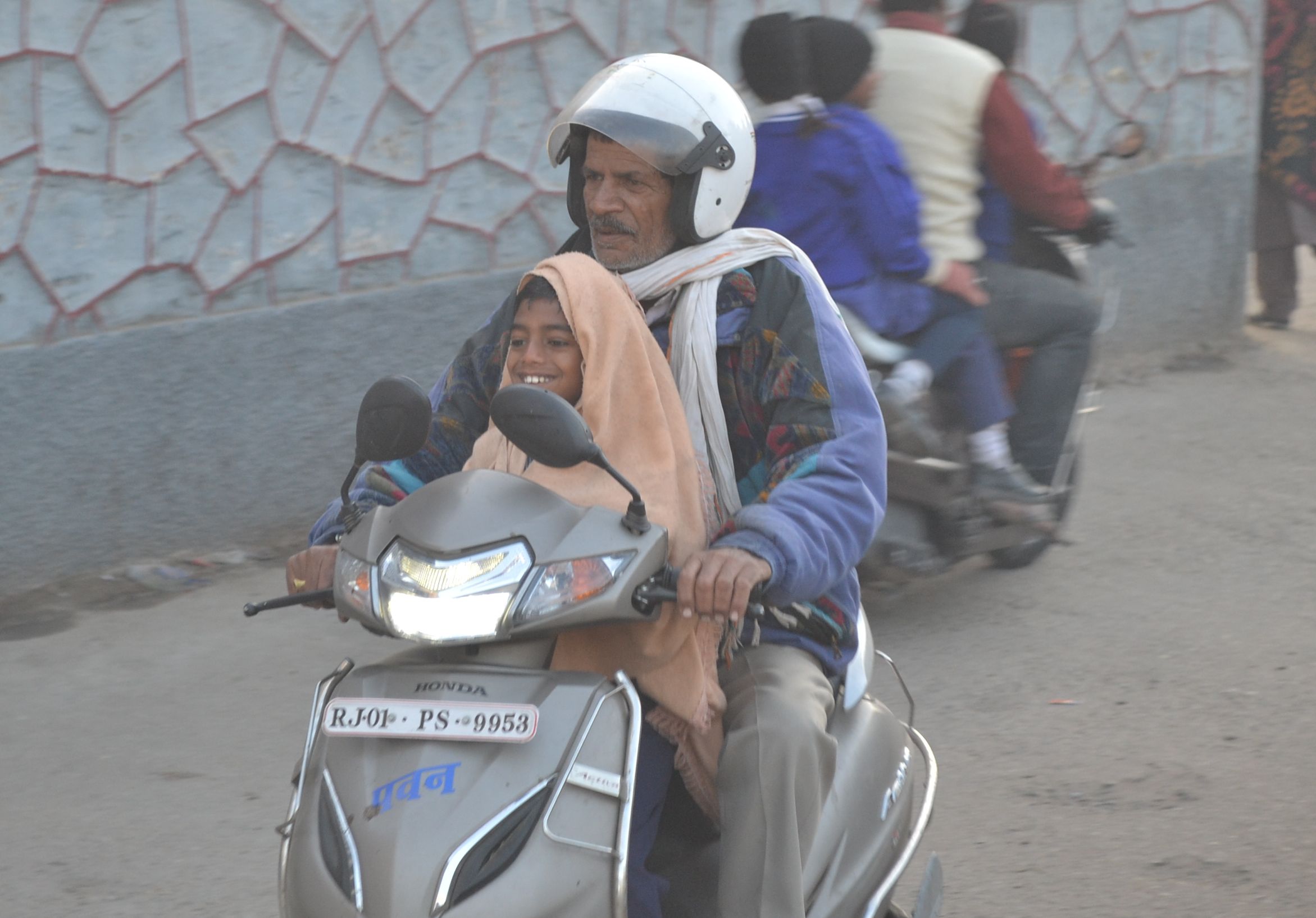 Cold Ajmer: अजमेर में बर्फीली हवा, गलन और कंपकंपाहट