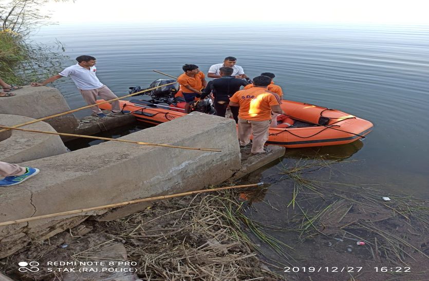खेत में फसल सिंचाई के लिए तालाब गया था,लेकिन आ गई मौत