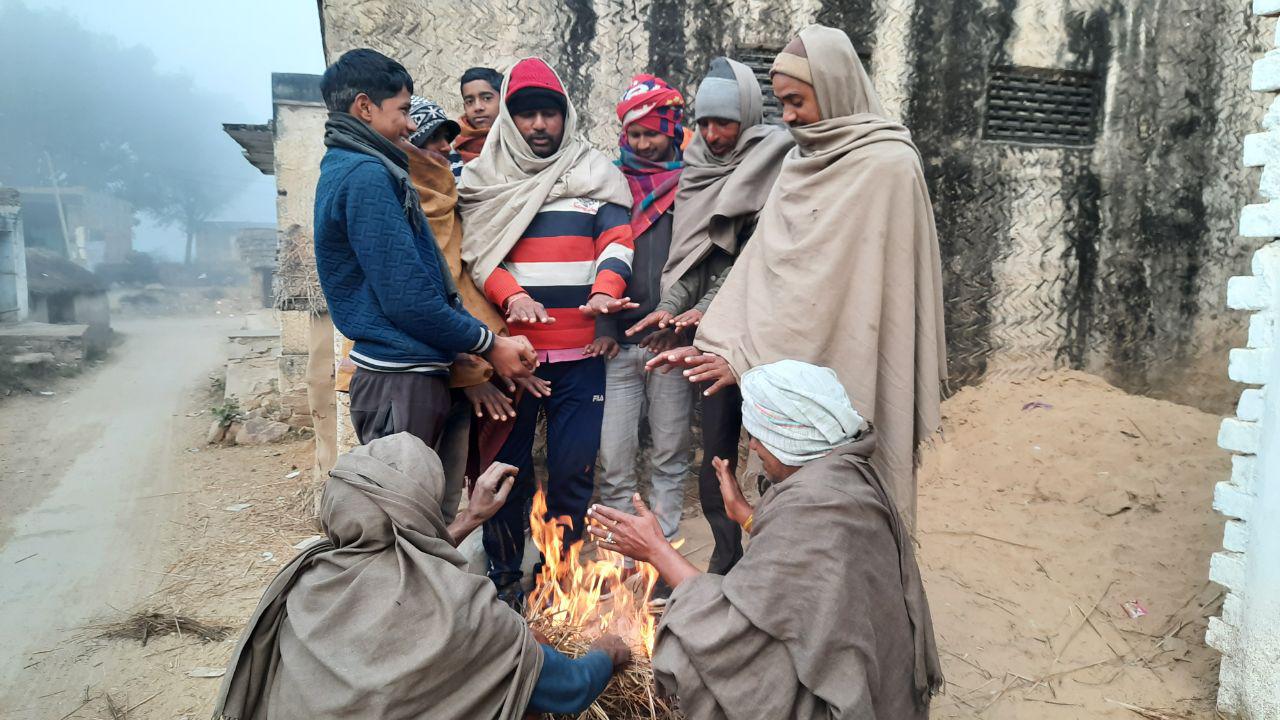 video: राजस्थान में  सर्दी तोड़ रही रिकॉर्ड, किसान कैसे करें रात में सिंचाई, देखें वीडियो