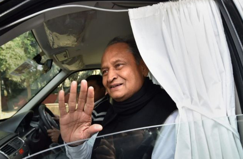 Grasshopper Locust in Rajasthan, CM Ashok Gehlot visit affected areas
