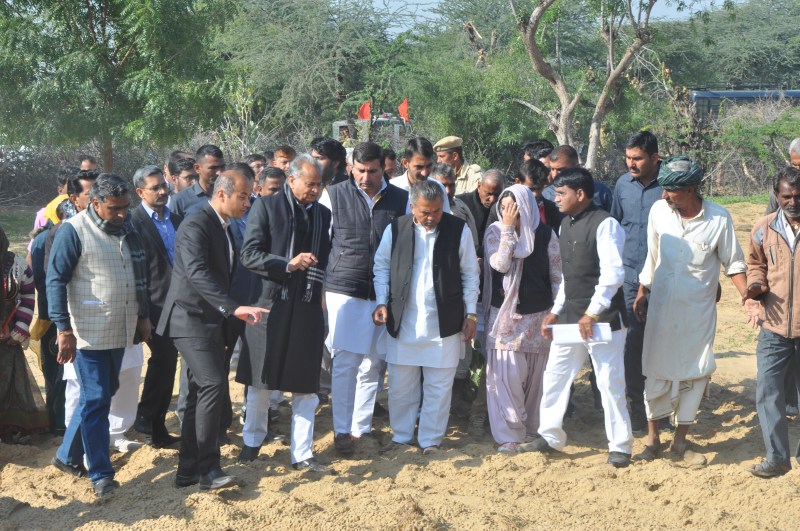 Chief Minister reached locust affected area