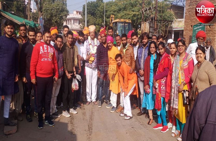 जयकारों के साथ सोनाणा खेतलाजी के दर्शनार्थ निकला पैदल संघ