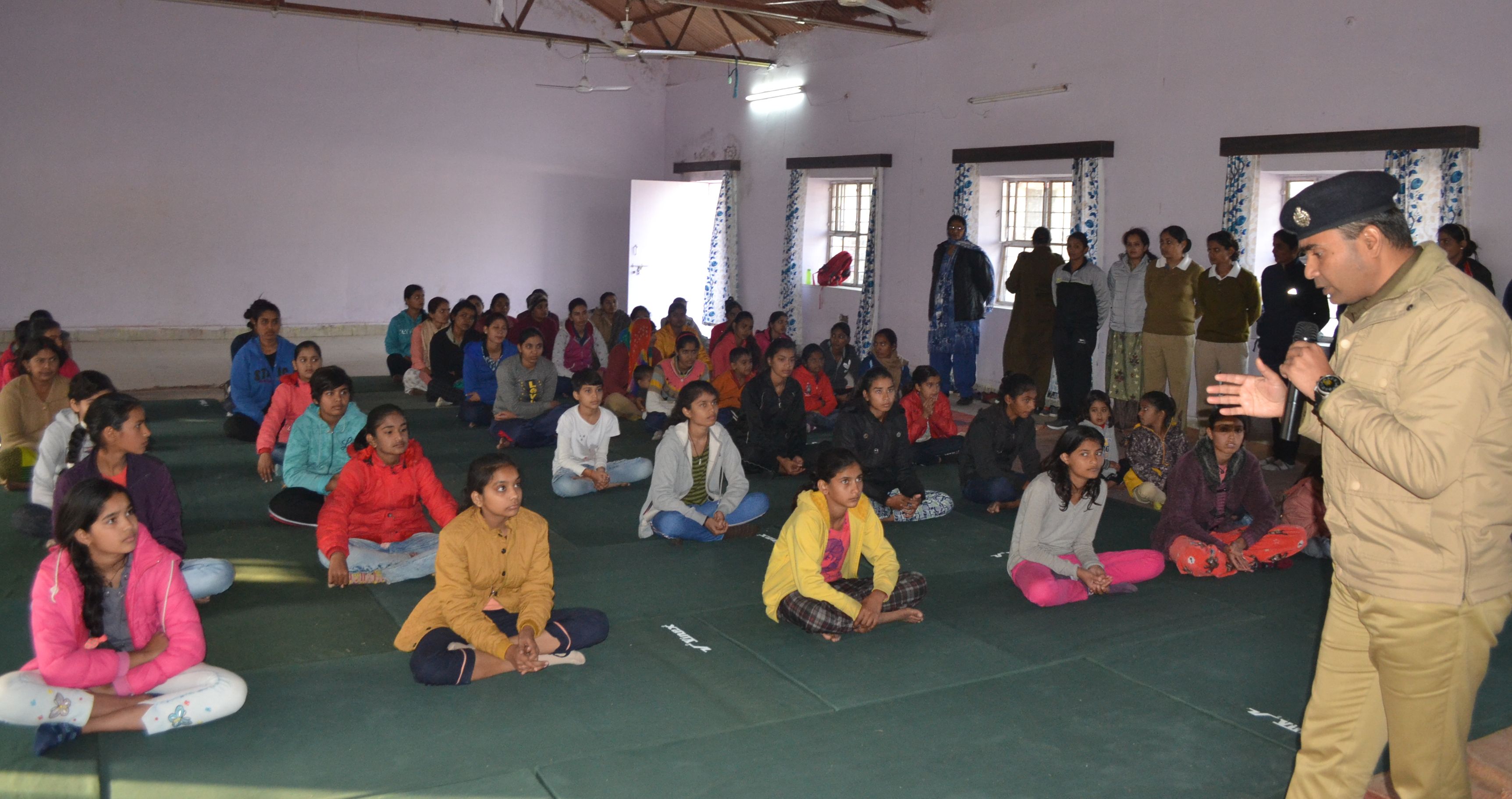बोले एसपी..गलती पर तुरंत टोकें पुरुषों को, तभी सीखेंगे महिला सम्मान