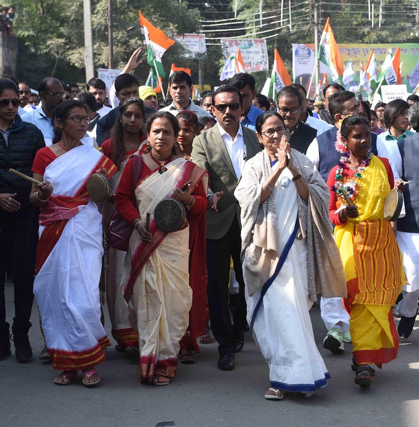 अब सीएए के विरोध में उत्तर बंगाल की सडक़ों पर उतरेंगी ममता बनर्जी