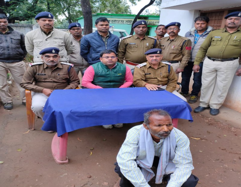 टीवी को लेकर विवाद हुआ तो टांगी से कर दी पत्नी की बेरहमी से हत्या, सूने मकान में छिपा पति गिरफ्तार