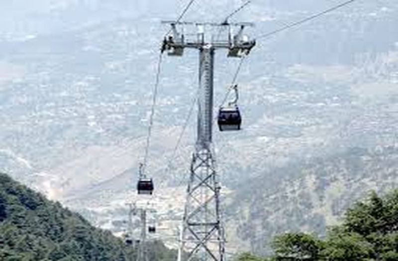 पूछने पर श्रद्वालुओं से करते है दुव्र्यहार, मनमानी से रोप वे संचालक वसूल रहे है किराया